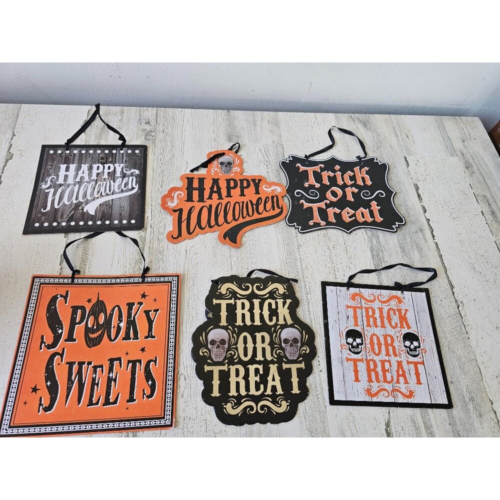 Halloween‎ skeleton hanging trick or treat sign decor